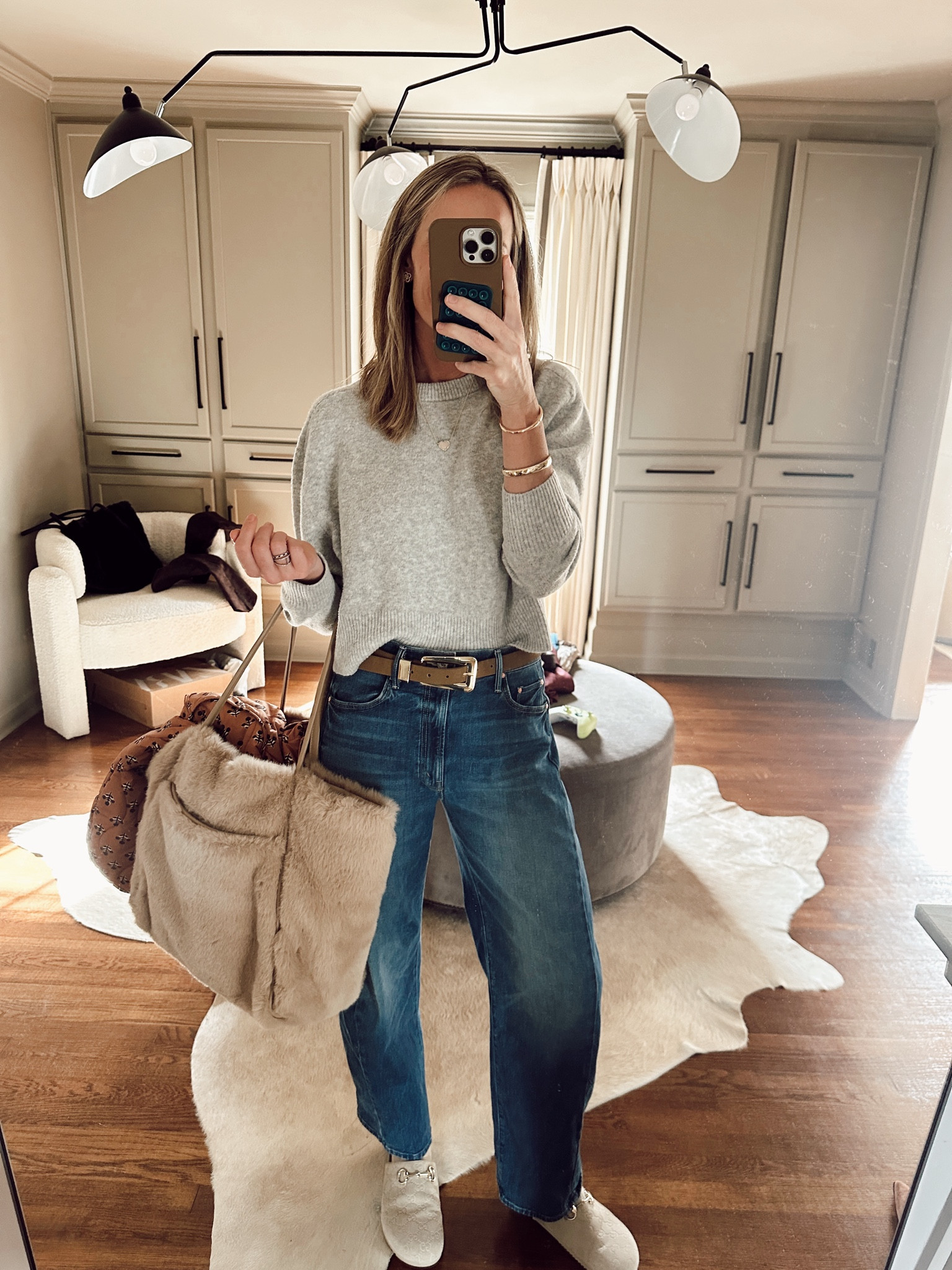 Travel Day Look // comfy stretchy mother denim, go to target sweater and my new under $100 anthro tote! 

#LTKSaleAlert #LTKFindsUnder100 #LTKHoliday