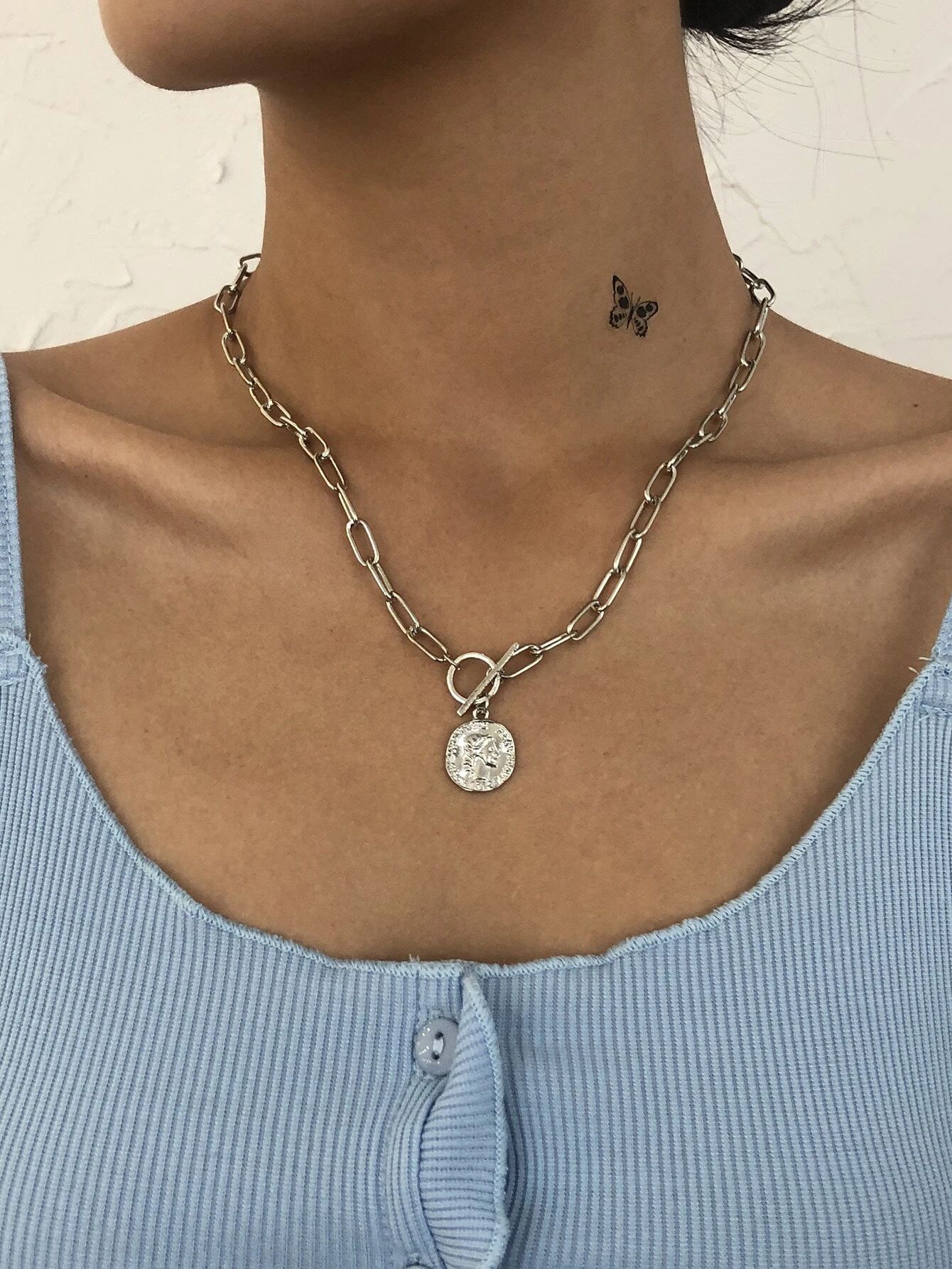 Textured Disc Charm Chain Necklace | SHEIN