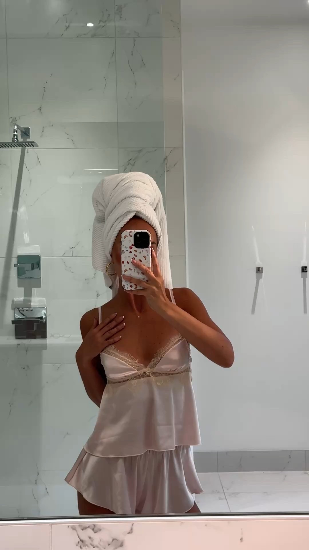 Cute new sleep set 

#LTKcanada #LTKsummer #LTKdatenight