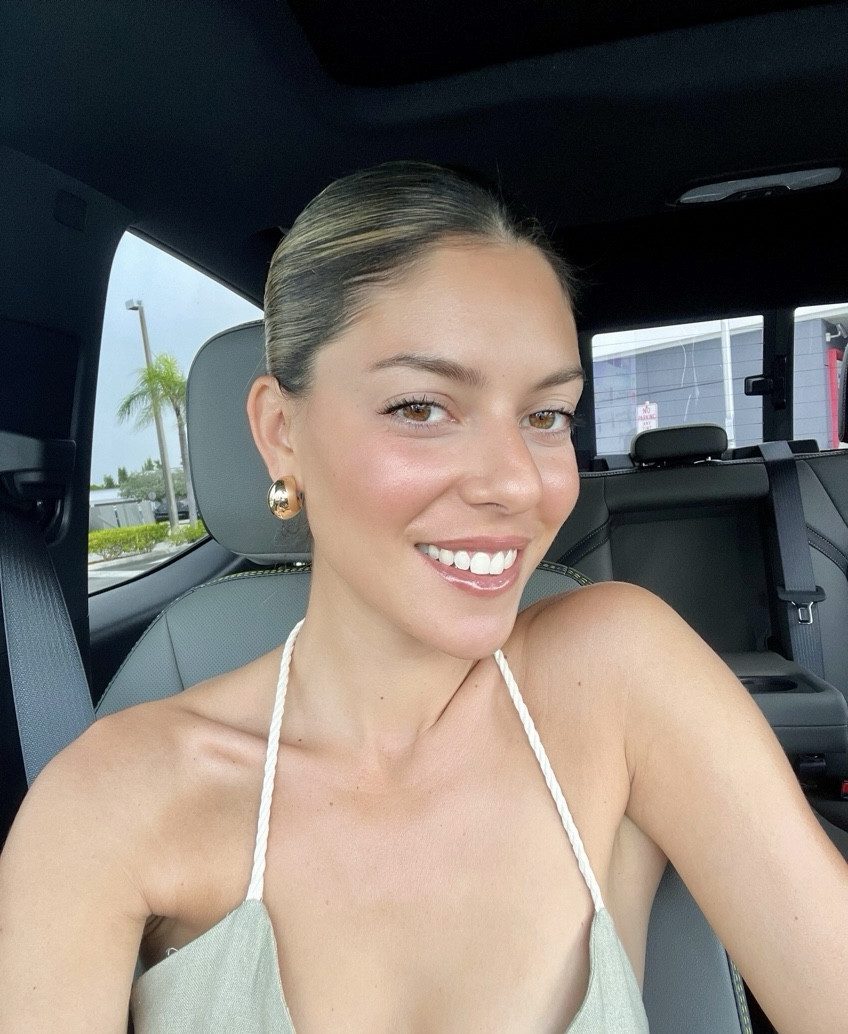 Glowy no-foundation makeup routine for a natural, radiant look. Linking every product I used to get this fresh summer glow, plus my favorite gold statement earrings that I wear on repeat — timeless, versatile, and perfect for instantly elevating any outfit

Makeup, glowy makeup, no foundation look, natural makeup, gold earrings, statement earrings

#LTKBeauty #LTKFindsUnder50