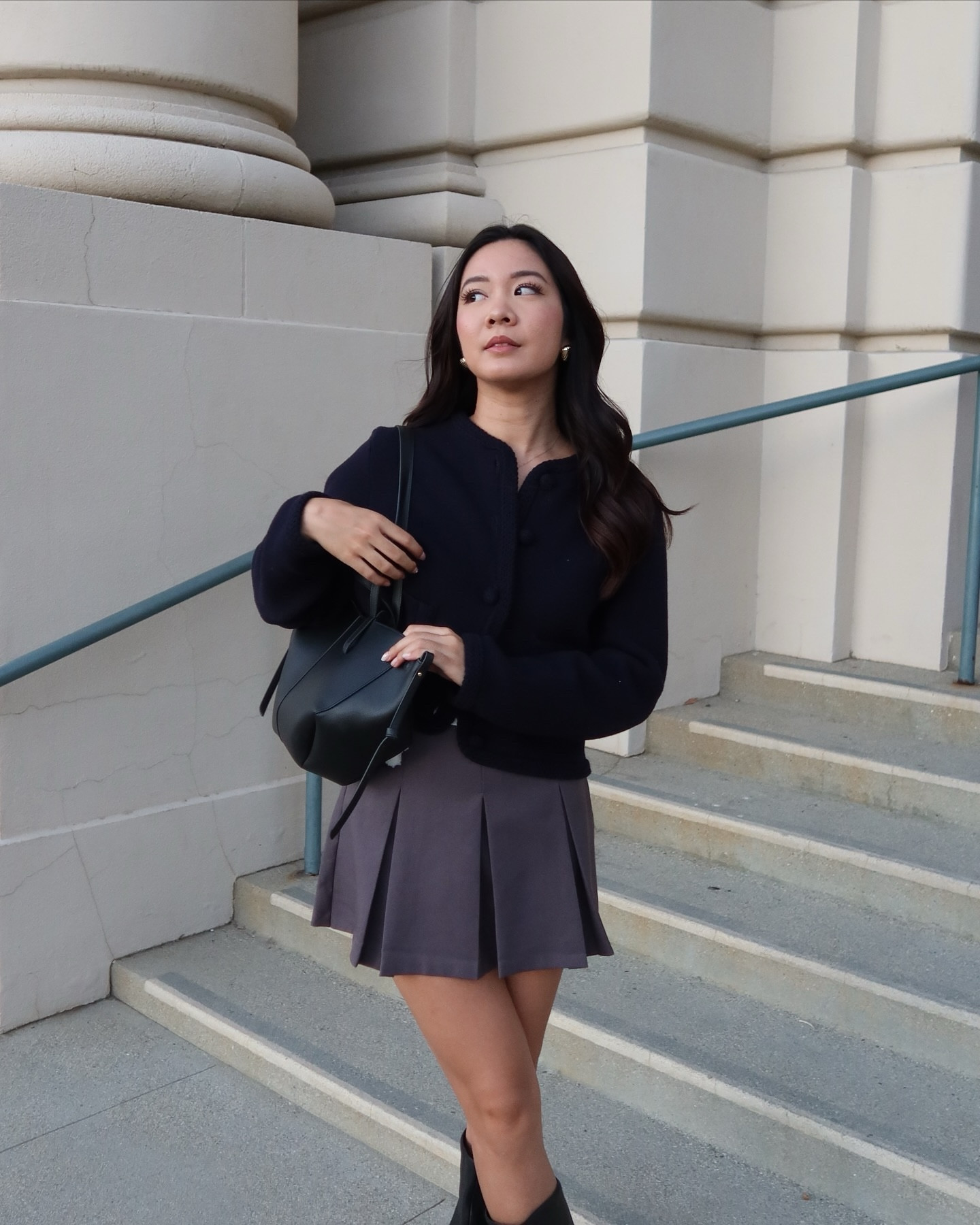 Navy Fall Preppy Outfit 

#styleinspo #fallfashion #neutralfashion #sezanelovers #poleneparis