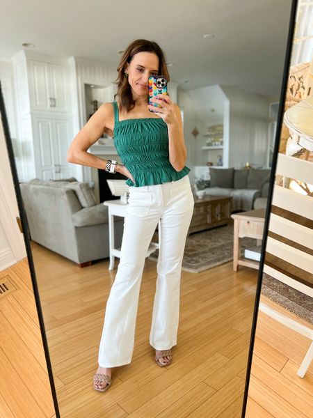 Stop right here!  Trust me when I say you need these white jeans from @target 🎯and of course they are on sale for under$30!  Sale ends today



#LTKSale #LTKFind #LTKunder50