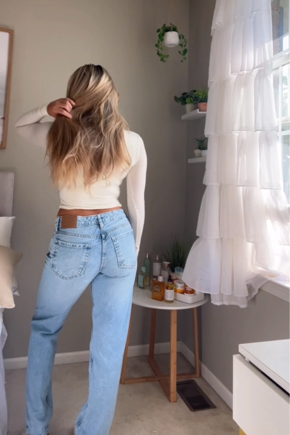 my most requested jeans! im wearing a size 0 regular.