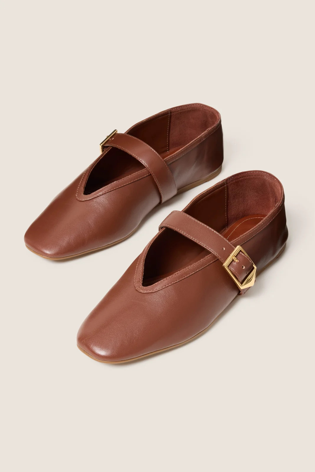 Vick Buckle Flat | Evereve