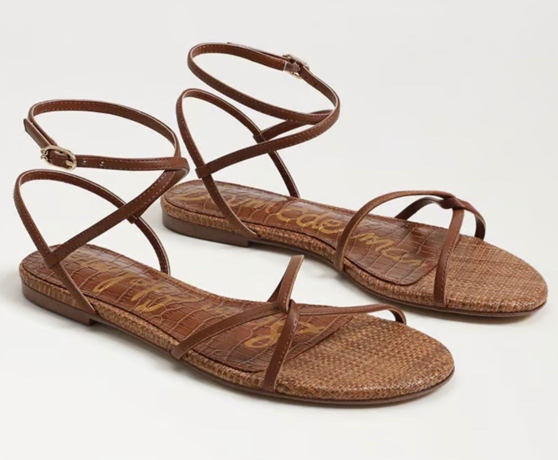 The cutest neutral minimal sandal to go with everything this Summer! ☀️

#LTKootd #LTKmomlife #LTKOver40