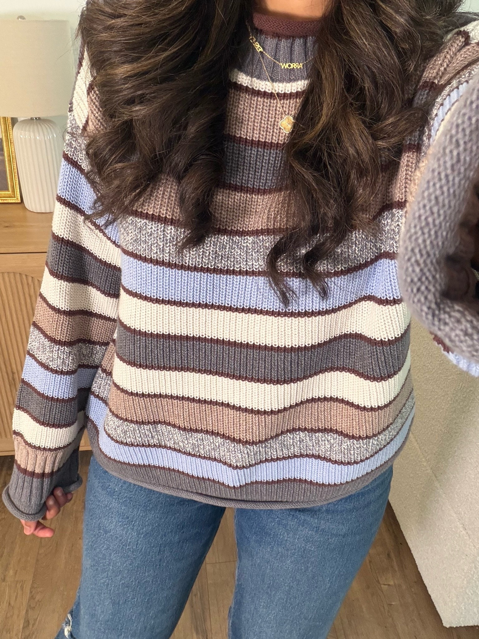 @abercrombie sweater size medium! Jeans curve love 28/6 long! Casual style