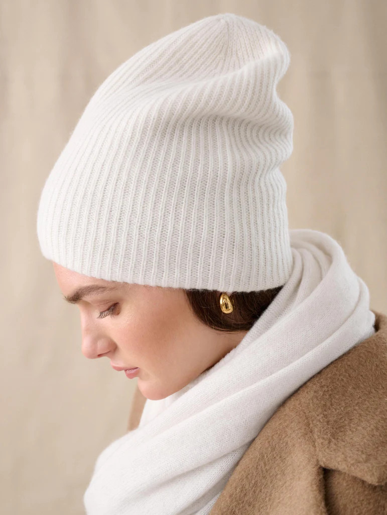 cashmere plush rib beanie | White and Warren