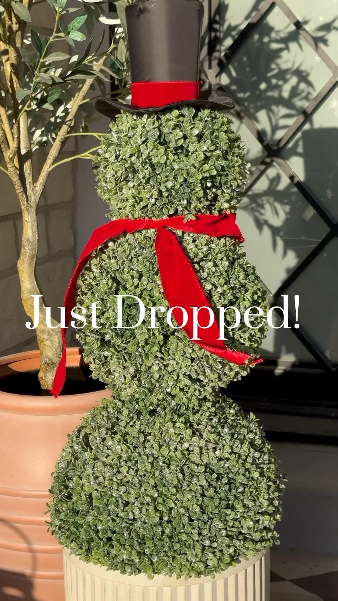 These snowman just dropped and they are gorgeous! Just like the bunnies these will sell out.  Love them so much!  They stand on their own or you can’t put them in a planter ⛄️

#LTKFindsUnder50 #LTKSeasonal #LTKHome