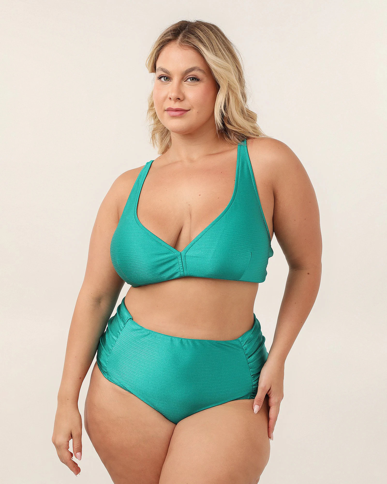 Biquíni top plus size decote V verde | Dript by Riachuelo | Riachuelo (BR)