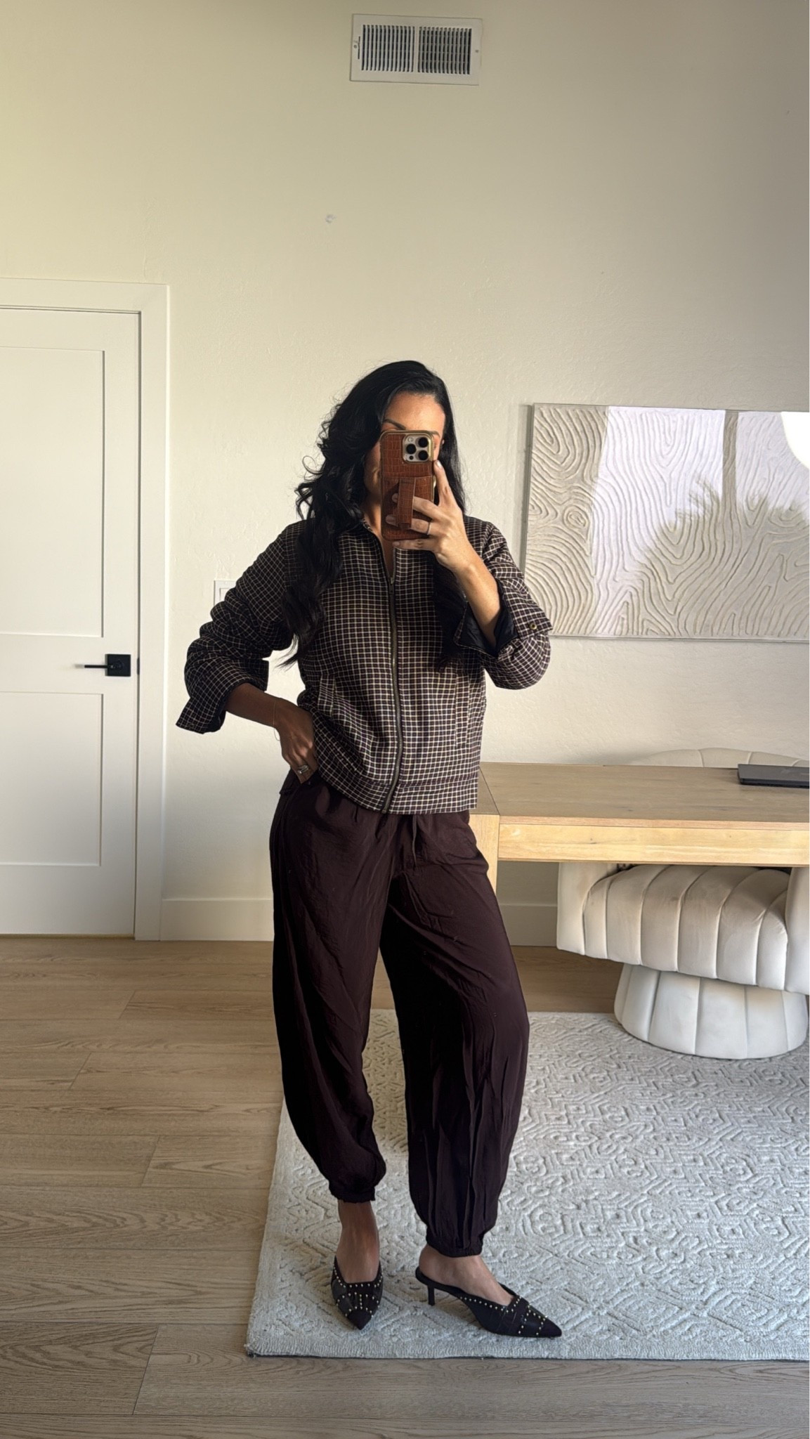 Walmart plaid jacket size XS 
Walmart brown joggers size XS 
Walmart heels

#LTKootd #LTKgrwm #LTKSeasonal