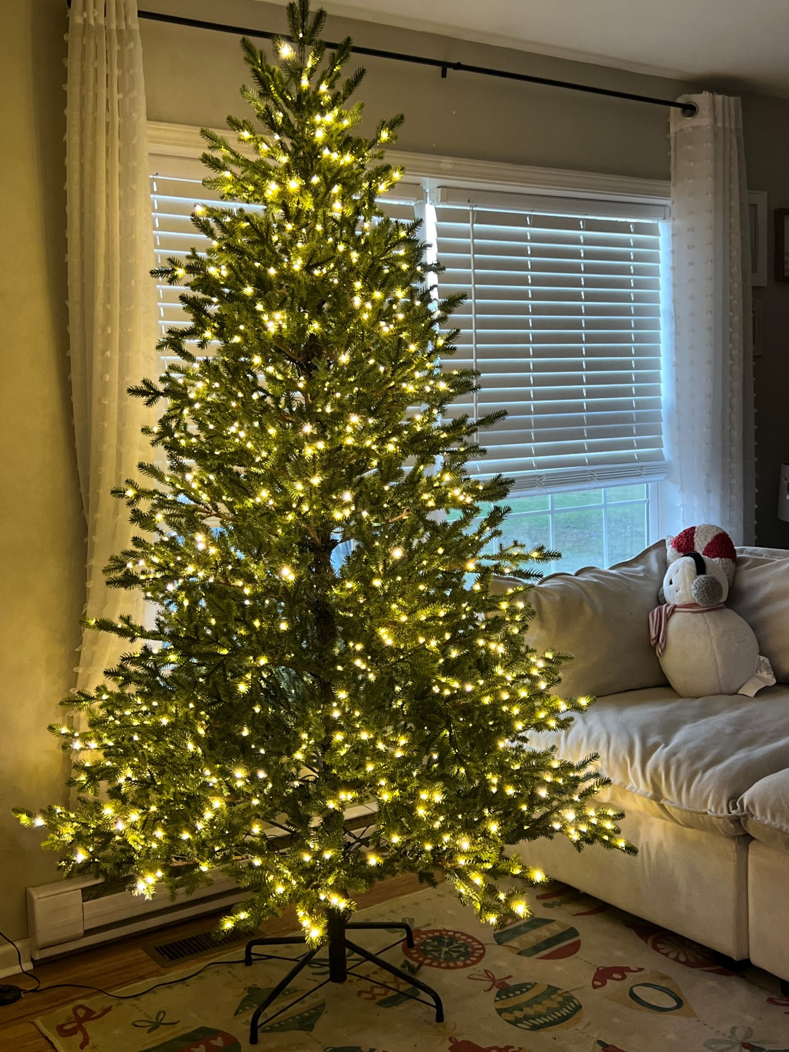 7.5 foot twinkling Christmas tree from Home Depot; the viral grand duchess. Also comes in 9 ft & 12ft

Christmas tree, grand duchess, Christmas season, Christmas home, Christmas style, Christmas home decor 

#LTKSeasonal #LTKHome #LTKHoliday