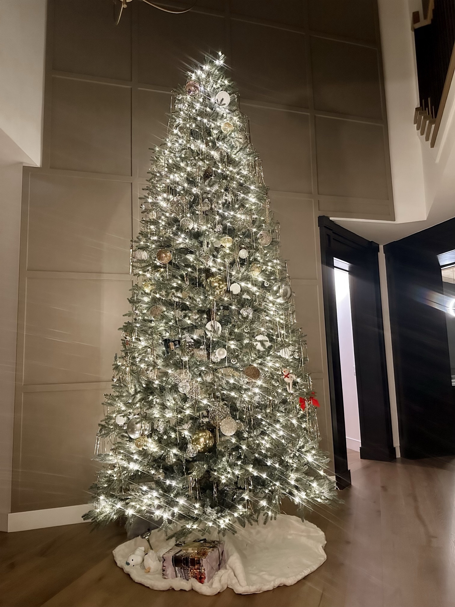 A Christmas tree that absolutely glows! 
Shop Amanda’s Christmas tree, ornaments, and tree skirt! 

— Kimberly | Team AF 

#LTKHoliday #LTKhome #LTKSeasonal