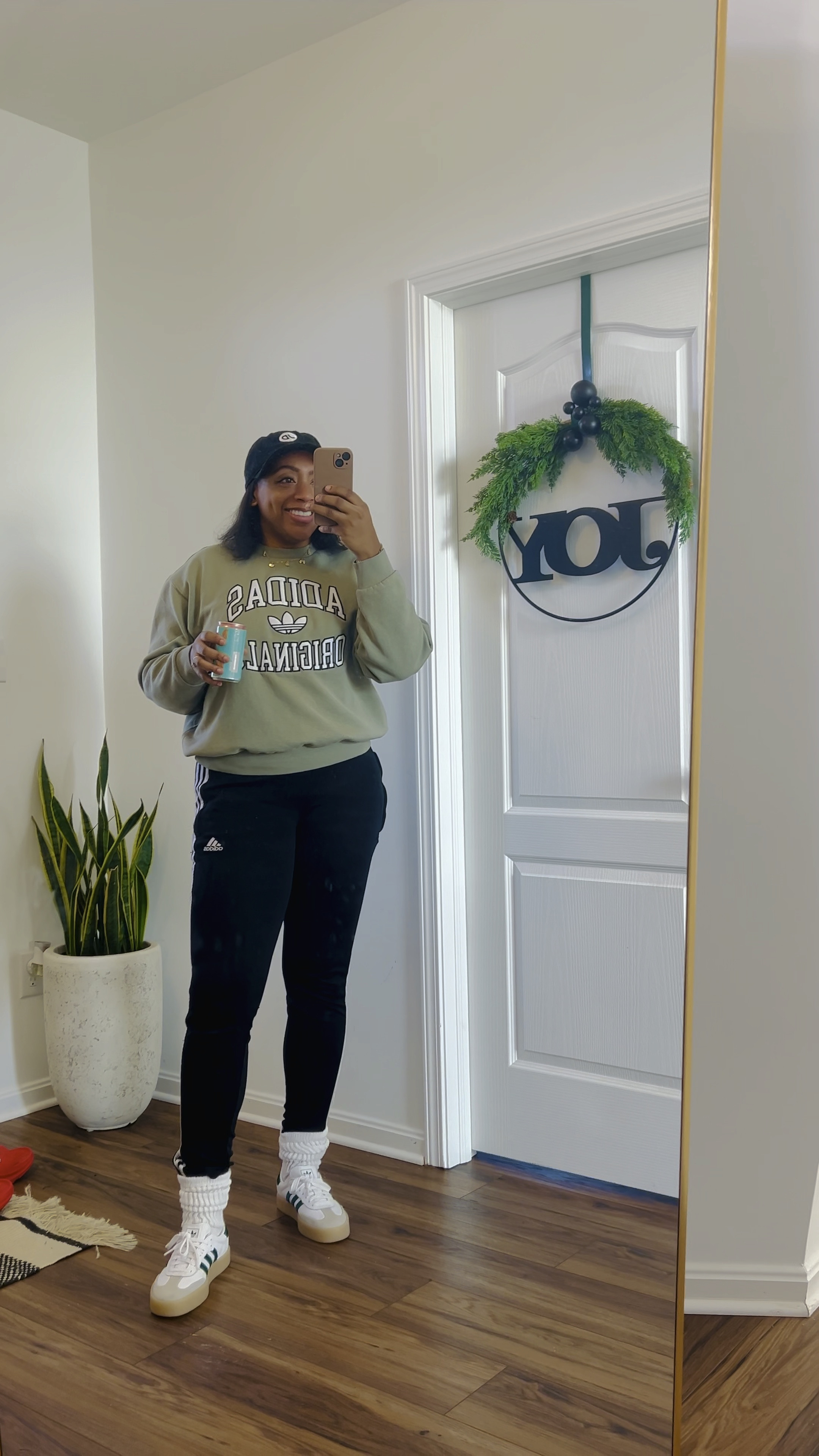 Easy winter mom outfit. Perfect comfortable and cozy outfit for the holiday! 

#LTKU #LTKActive #LTKHoliday