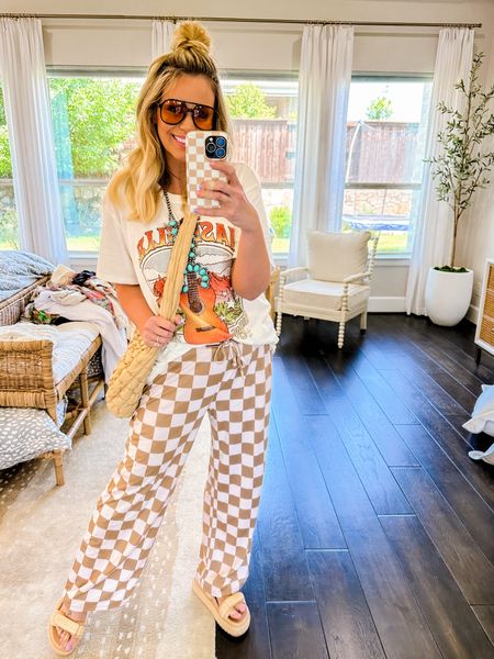 This is my favorite outfit ever!!! #walmartpartner Only because it’s so comfortable! These pajama pants are butter on your legs, and you can definitely wear them out with a cute graphic tee and accessories! The pajama pants come with a top and I would say that they are true to size but if you were on the taller side, definitely size up ! I also sized up to a large in the top. I got all of this from @walmartfashion!
#walmartfashion