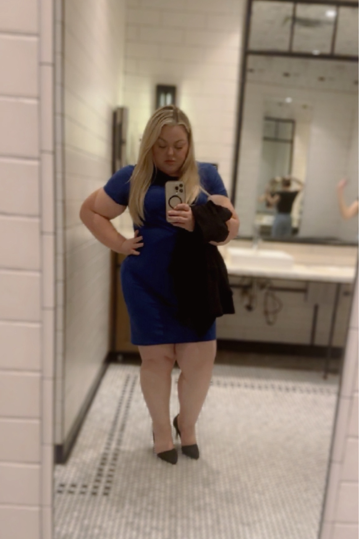 Modern sleek blue plus size dress
Curvy navy dress
Curvy dress
Plus size
Fitted dress
Bodycon dress

#LTKMidsize #LTKOver40 #LTKPlusSize