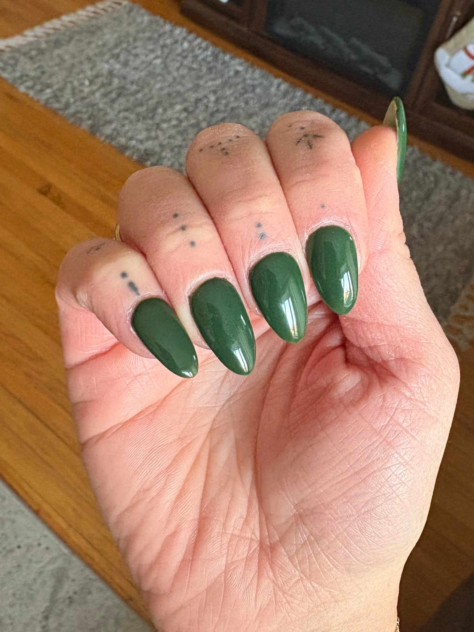 December nails!! 💚🎄
Emerald + Evergreen 😍
Polish on sale now!!

#LTKBeauty #LTKHoliday #LTKSaleAlert