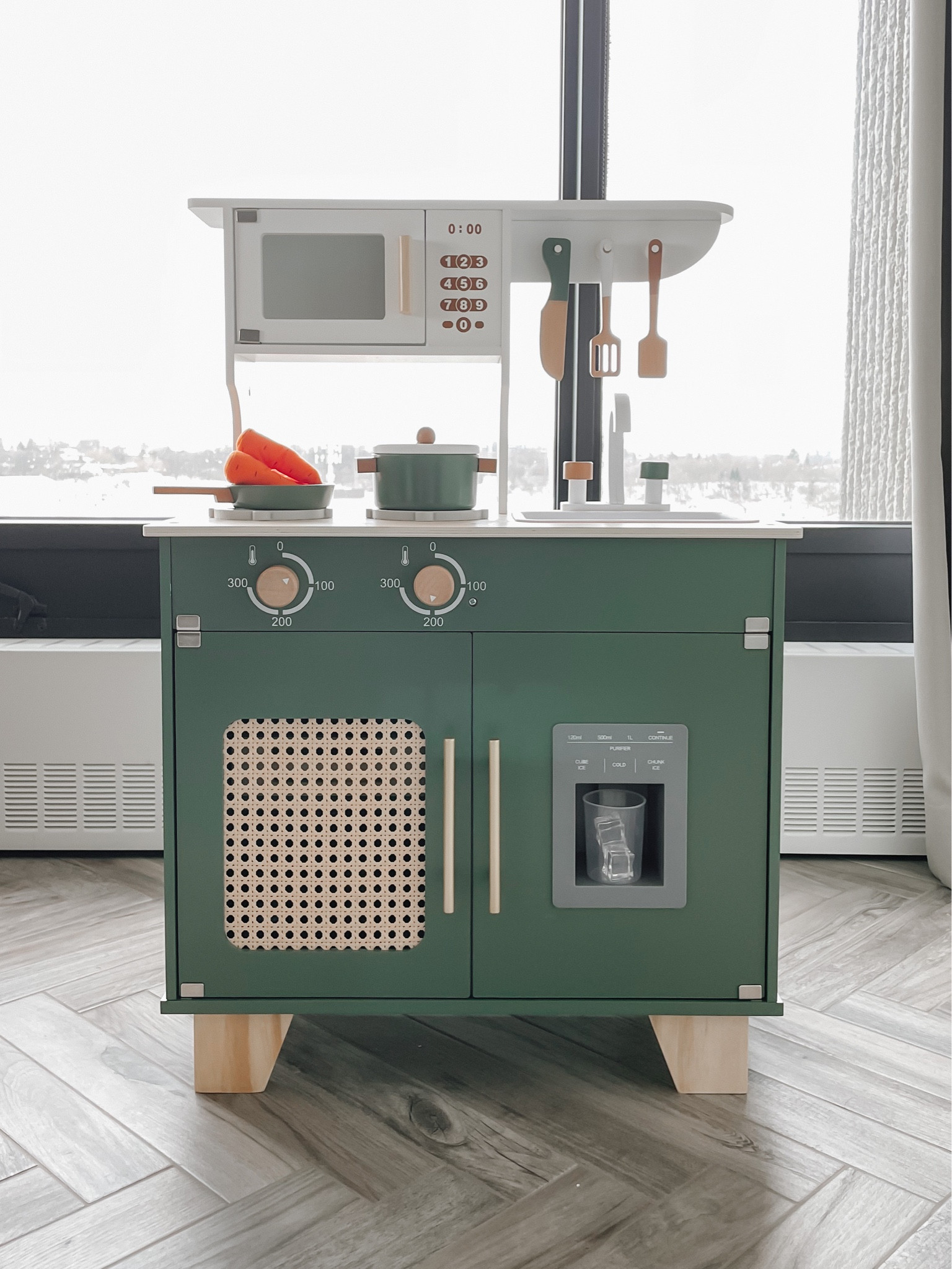 Georgia’s New Play Kitchen is on sale for $85.99!

Linking this play kitchen as well as the toy accessories we have for it.

#LTKkids #LTKfamily #LTKbaby