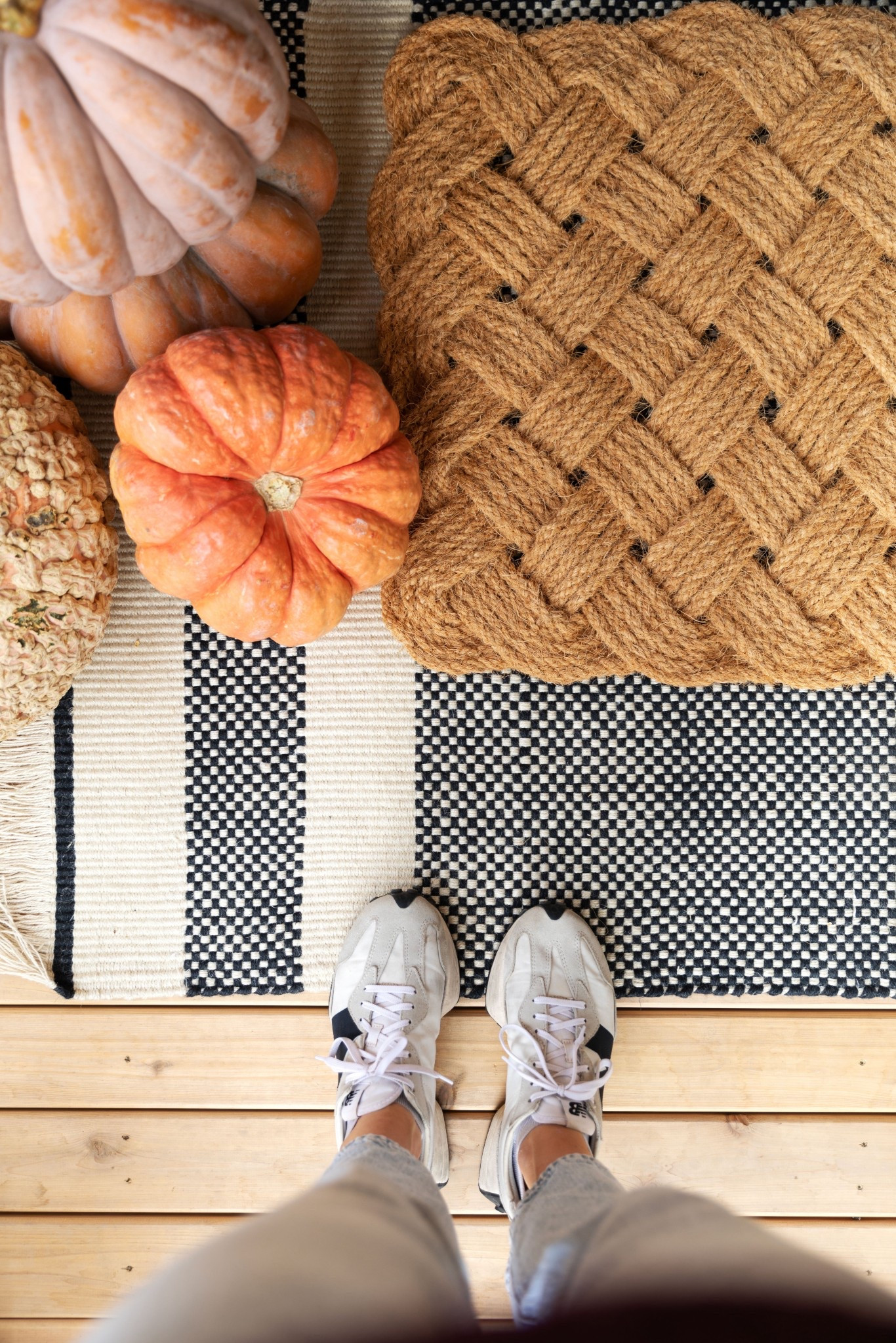 Fall front porch 🎃 

#LTKSeasonal #LTKHome #LTKHalloween