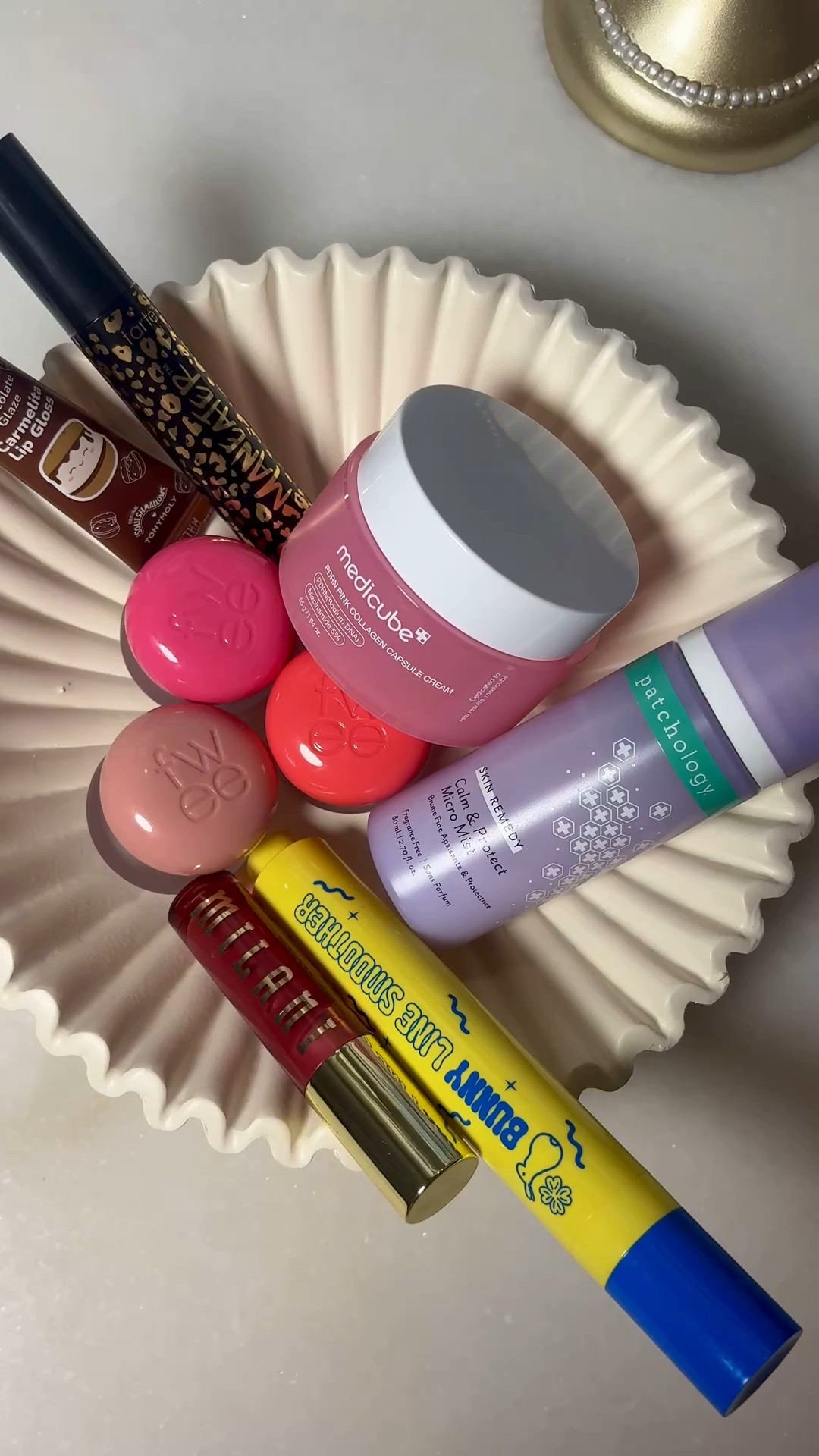 #ad The deals have begun, Besties! Shop UP TO 40% OFF during the @UltaBeauty Early Black Friday Weekly Deals Event! Week 1 of this 4 week event brings us savings on brands like Tarte, Beekman 1802, medicube, Sacheu, and so many more! Restock your must haves or pull out that gift list and get an early start! PLUS Ulta Beauty Rewards members (free to join) earn 3X points, Platinum members earn 4X points, and Diamond members earn 5X points on qualifying purchases and services!

#ultabeauty #ulta

#LTKBeauty #LTKSaleAlert #LTKGiftGuide