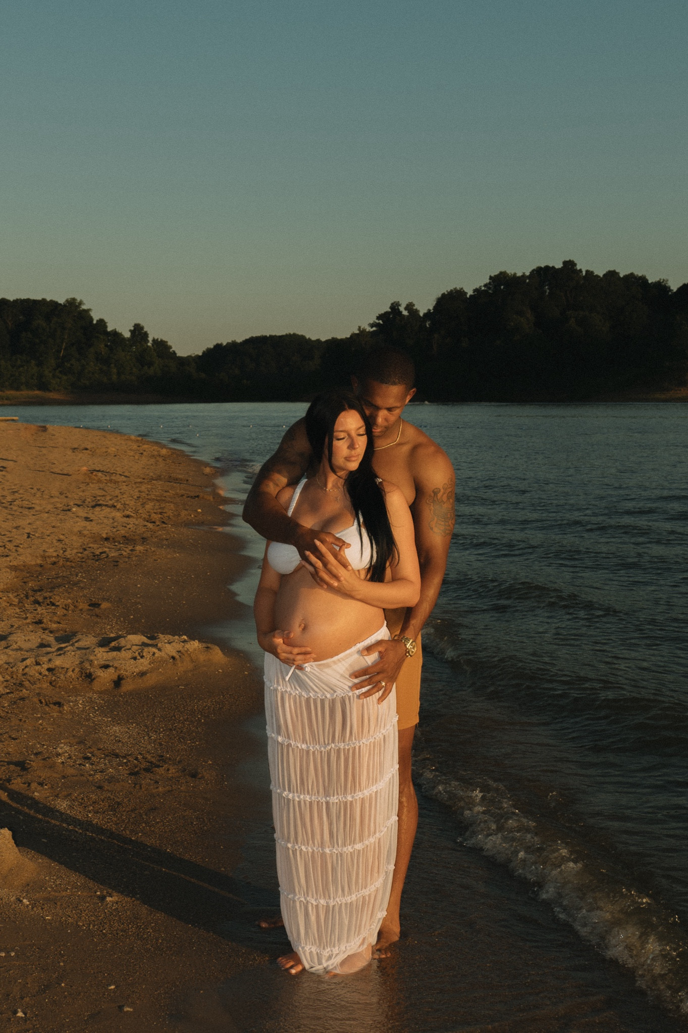 Maternity photoshoot outfit inspo ☁️✨

#LTKBump #LTKFindsUnder50 #LTKFamily