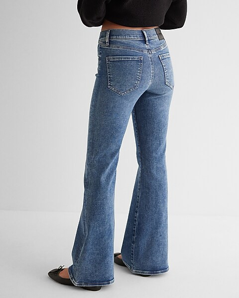 Mid Rise Medium Wash '70s Flare Jeans | Express