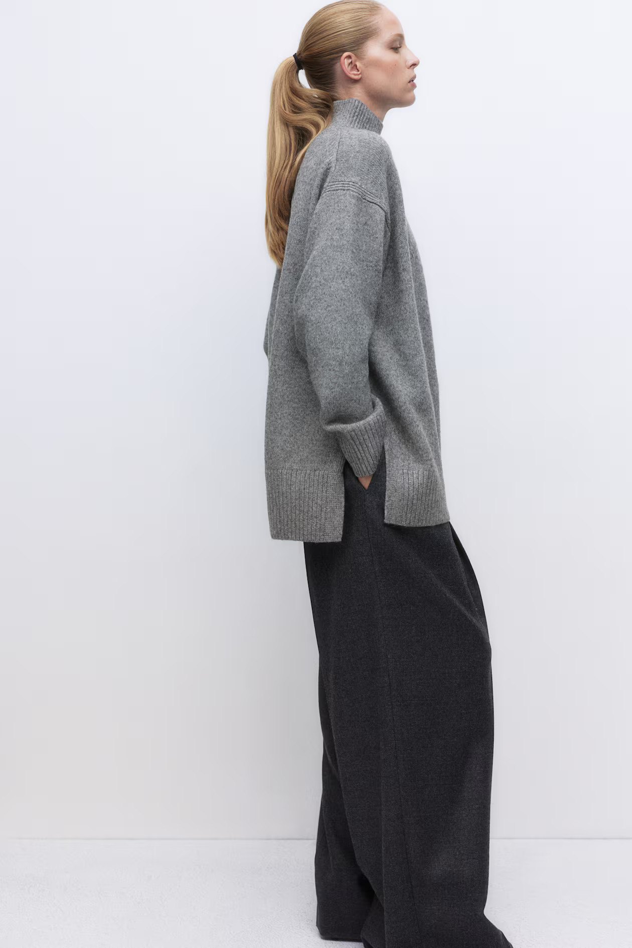 Oversized Turtleneck Sweater - Natural white/striped - Ladies | H&M US | H&M (US + CA)