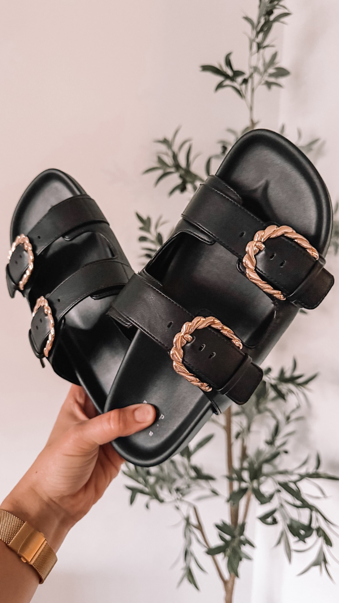 The perfect everyday sandals. Fit tts 

#LTKootd #LTKgrwm