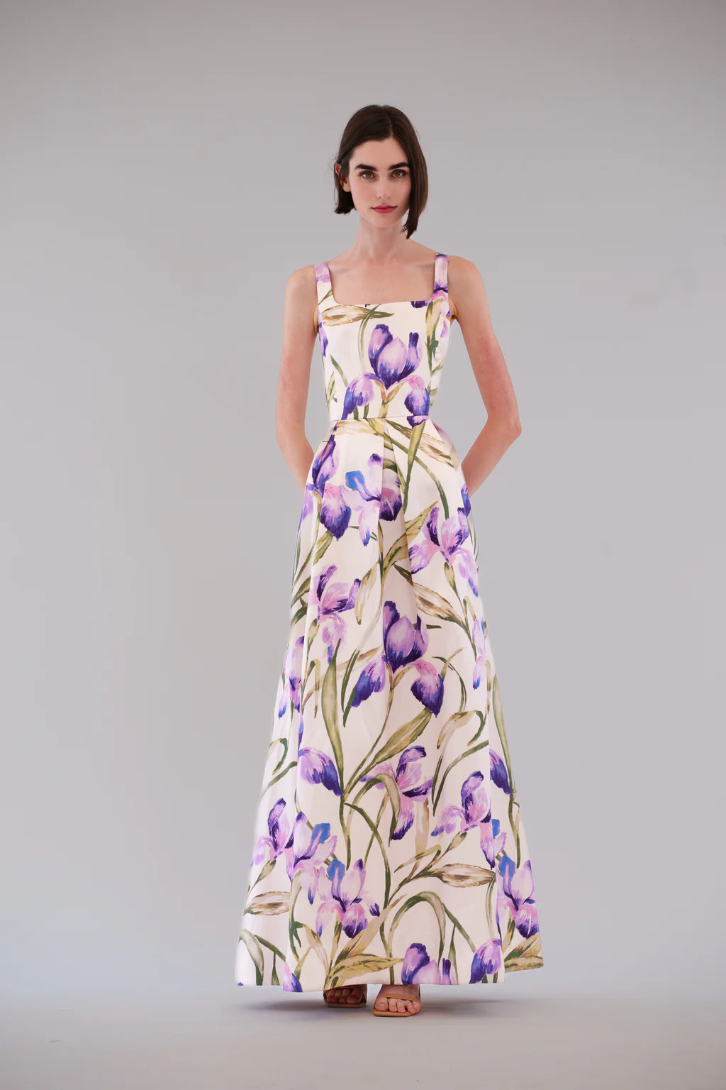 SLVLESS SQUARE NECK BOX PLEATED SKIRT W BELT | Julia Jordan