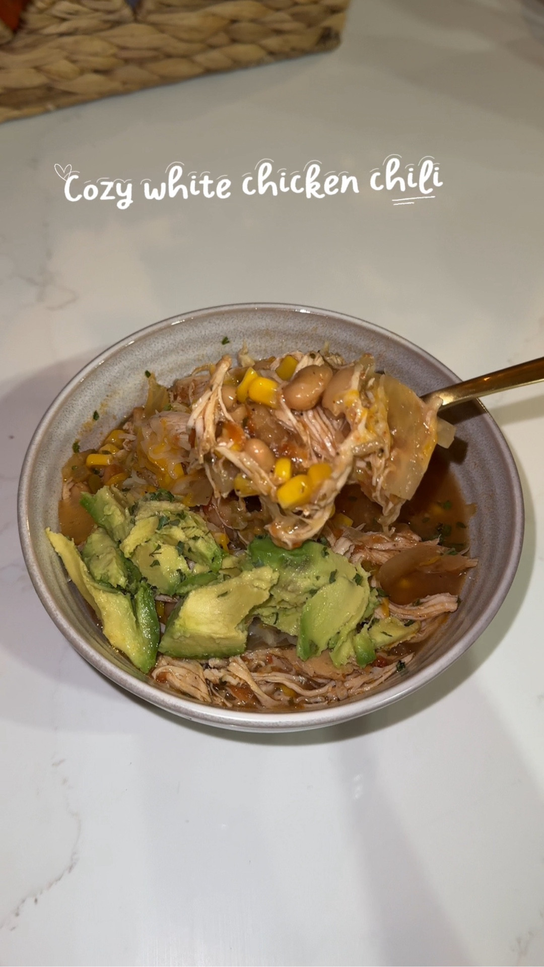 Cozy white chicken chili 🤍 your whole family will LOVE! Macro friendly recipe. 

Add some topping of your choice Avocado, lime, cheese, cilantro, tortilla strips (not included in the macros)

Servings • 8
Calories • 275
Protein • 33.5
Carbs • 30g
Fat • 3g
Fiber • 7g


#LTKSeasonal #LTKActive #LTKHome