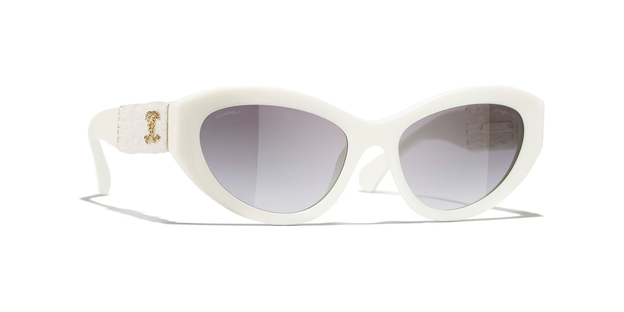 Chanel Woman Sunglass Cat Eye Sunglasses CH5513 - Frame color: White, Lens color: Grey | Sunglass Hut EU