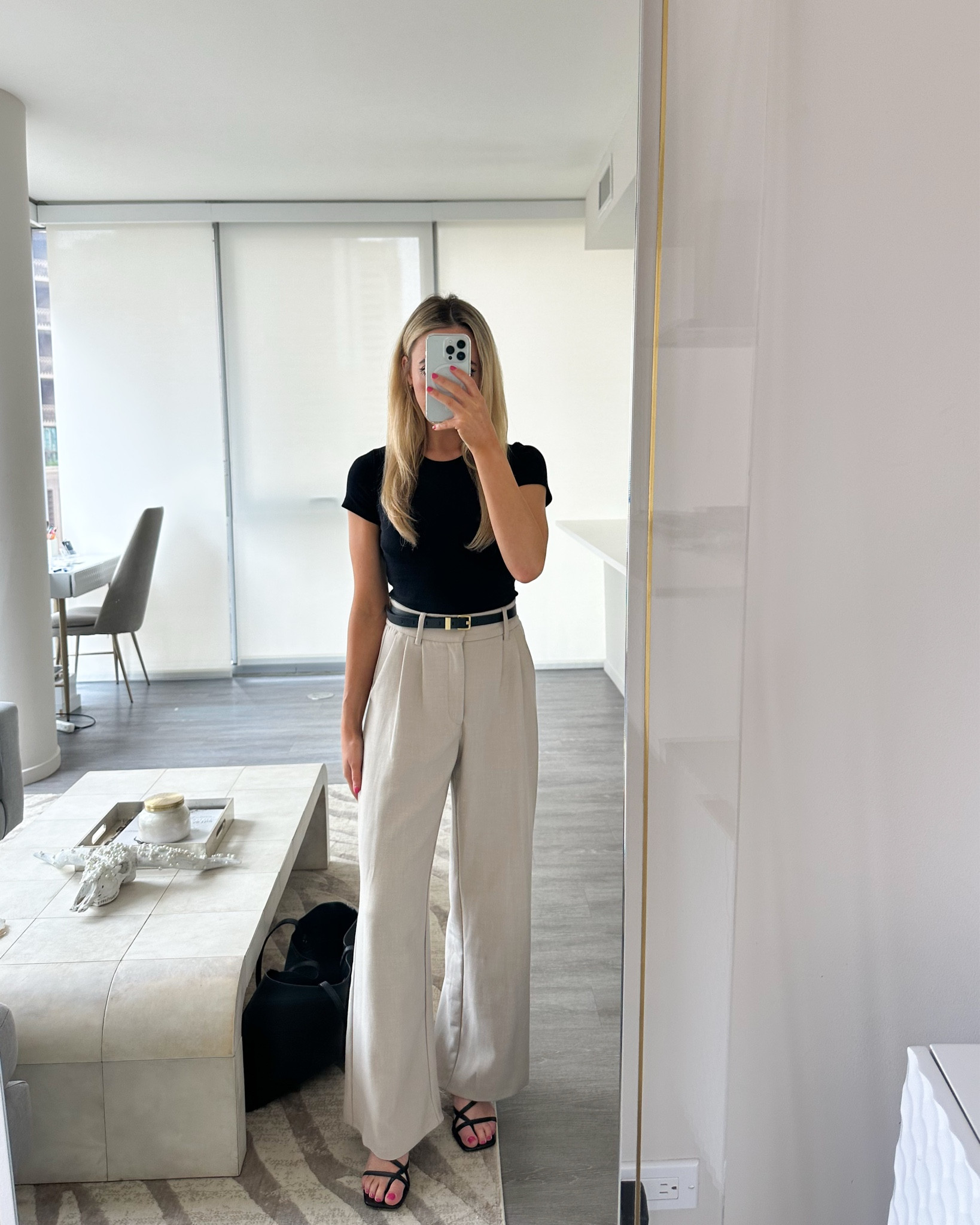 daily outfit : Chicago
* these pants are available in petite length


Ootd style fashion, high waisted trousers, petite pants, workwear office outfit, Abercrombie Sloane pants, aritzia outfit, Etsy jewelry, elevated basics, business casual

#LTKWorkwear #LTKFindsUnder100 #LTKItBag