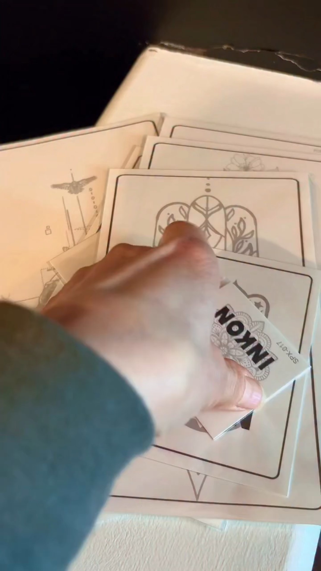 Two week tattoo? Count me in!
Thinking of getting some new ink but really are not ready to commit? 

Thank you @inkon.io - I am loving my mandala design and cant wait to try more. 
These are plant based, so effortlessly easy to apply and are offered in so many realistic tattoo designs. 

#inkon #temporarytattoos #plantbased #notpermanent