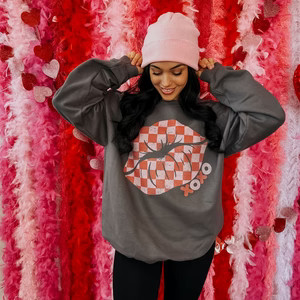 XOXO Lips Crewneck | Mountain Moverz