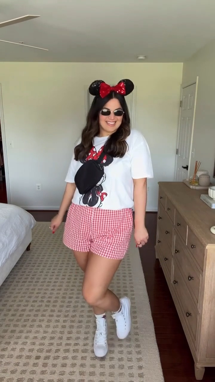 Midsize Disney outfit! 
Tshirt / shorts / bralette - xl 
*similar earrings + ears


// Disney outfit ideas, Disney style, Minnie Mouse outfit, midsize fashion, amazon fashion

#LTKootd #LTKMidsize #LTKSeasonal