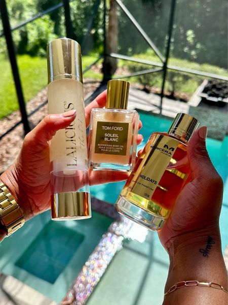 It’s the unofficial last day of Summer, what are you wearing? I’m wearing this combo and smelling like I’m on tropical vacation. About to enjoy a pool day with my family! 

#LTKSeasonal