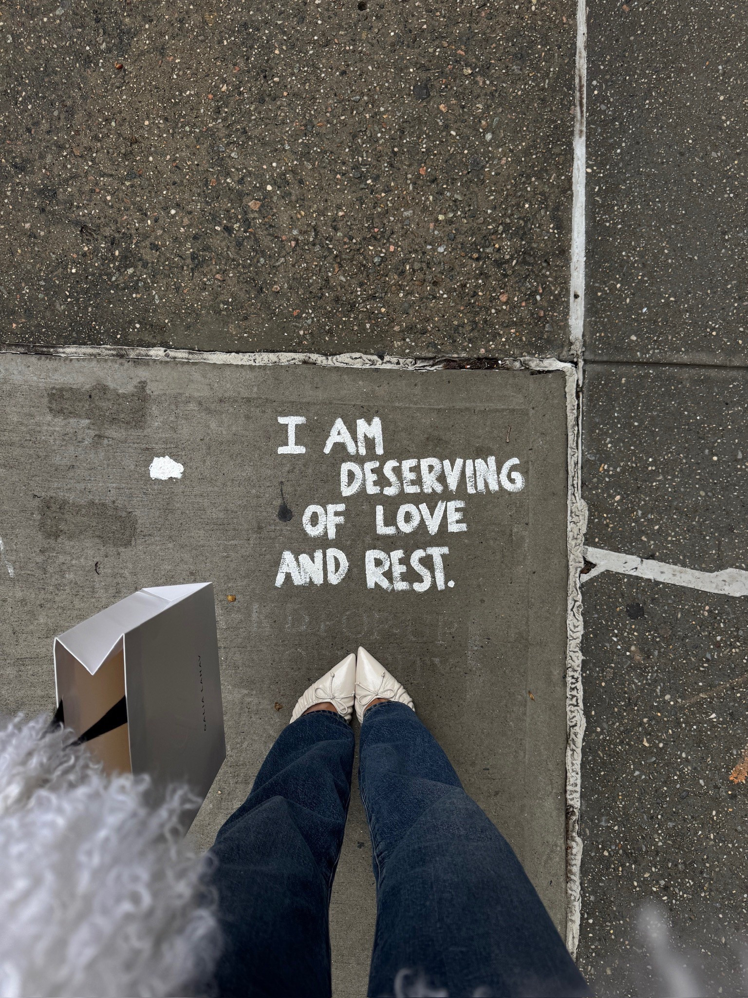 The comfiest heels to walk around in New York! Also how cute is this saying!

Kitten heels, dark wash denim, pointed toe heels, New York City style, casual street fashion, trendy fashion, work heels

#LTKShoeCrush #LTKTravel #LTKStyleTip