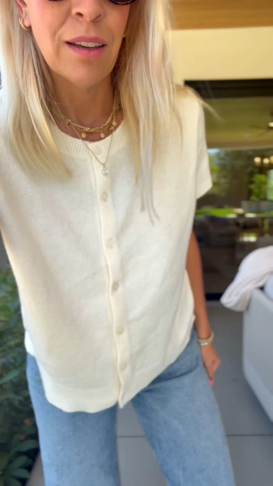 Really cute short sleeve cardigan that’ll transition perfectly into fall!