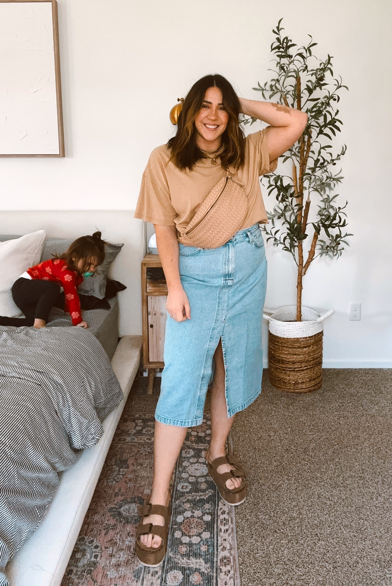 Balkanina wearing a denim mid denim skirt. Size XL, top size XL and under $15! Bag is from MANDRN and sandals are a splurge but amazing! 

#LTKcurves #LTKSeasonal #LTKstyletip