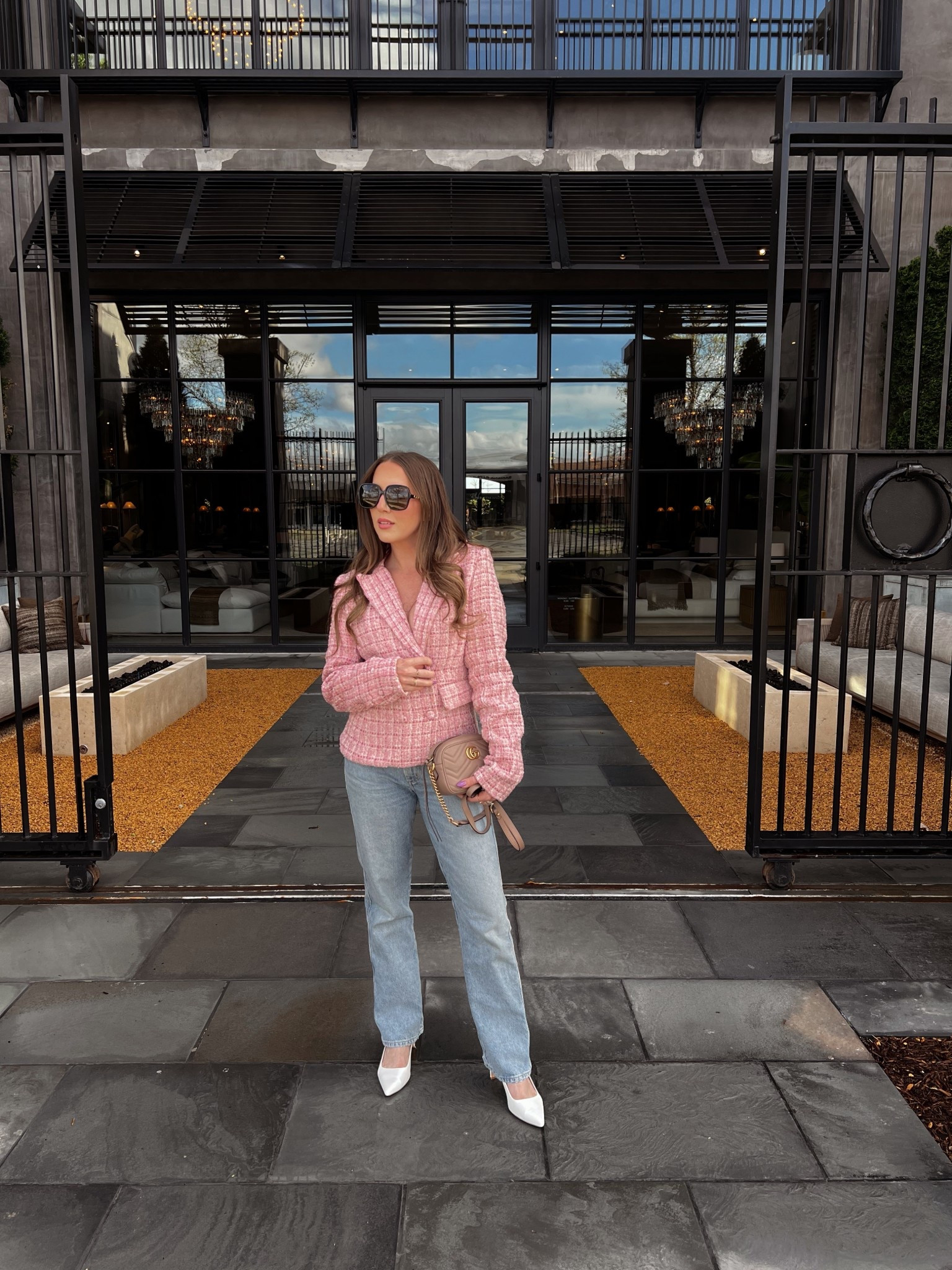 Sunday best

Wearing XS in blazer and 24 in jeans

#LTKootd