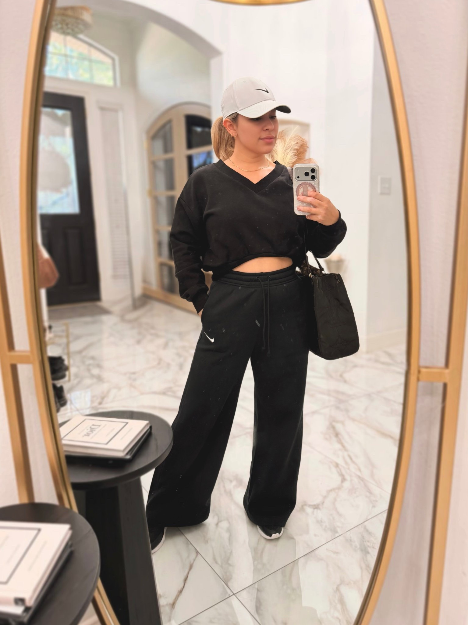 Comfy wide leg sweatpants 

#comfyootd #widelegSweatpants 

#LTKActive #LTKU #LTKStyleTip