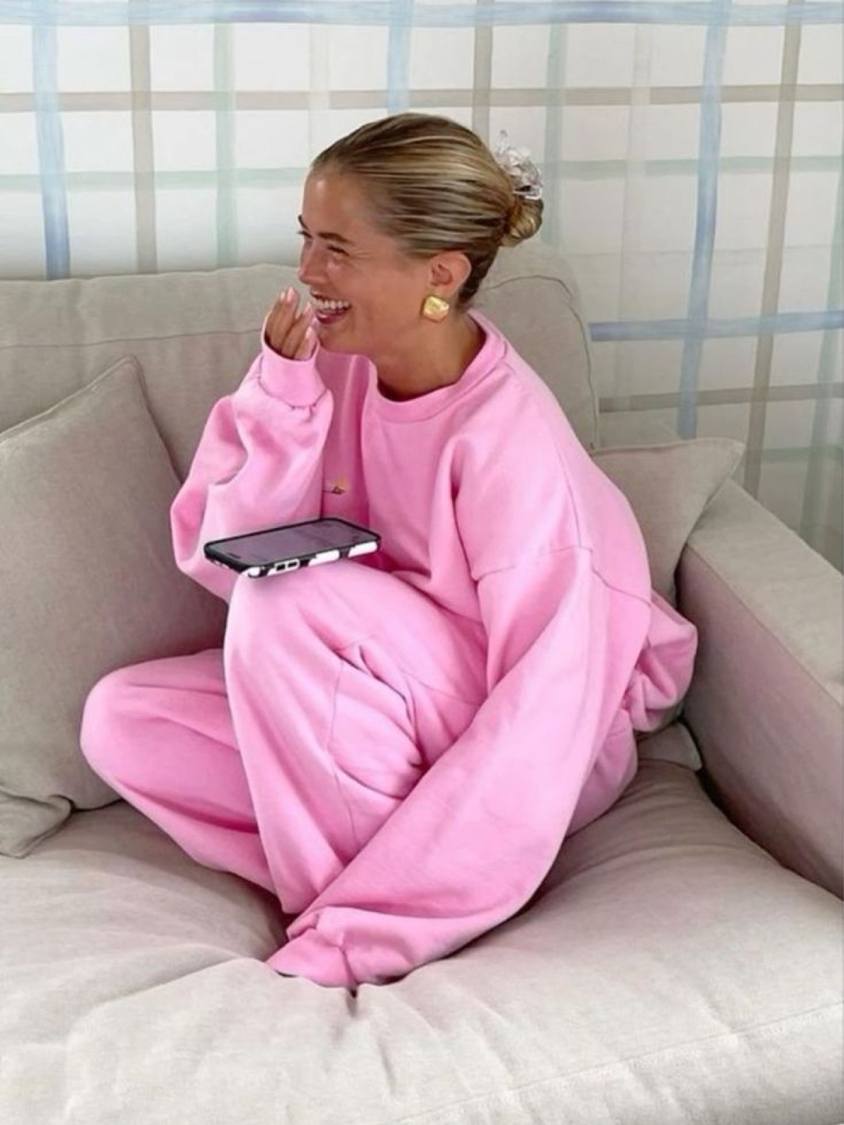 Comfy in pink 🩷

#LTKfindsunder100 #LTKstyletip