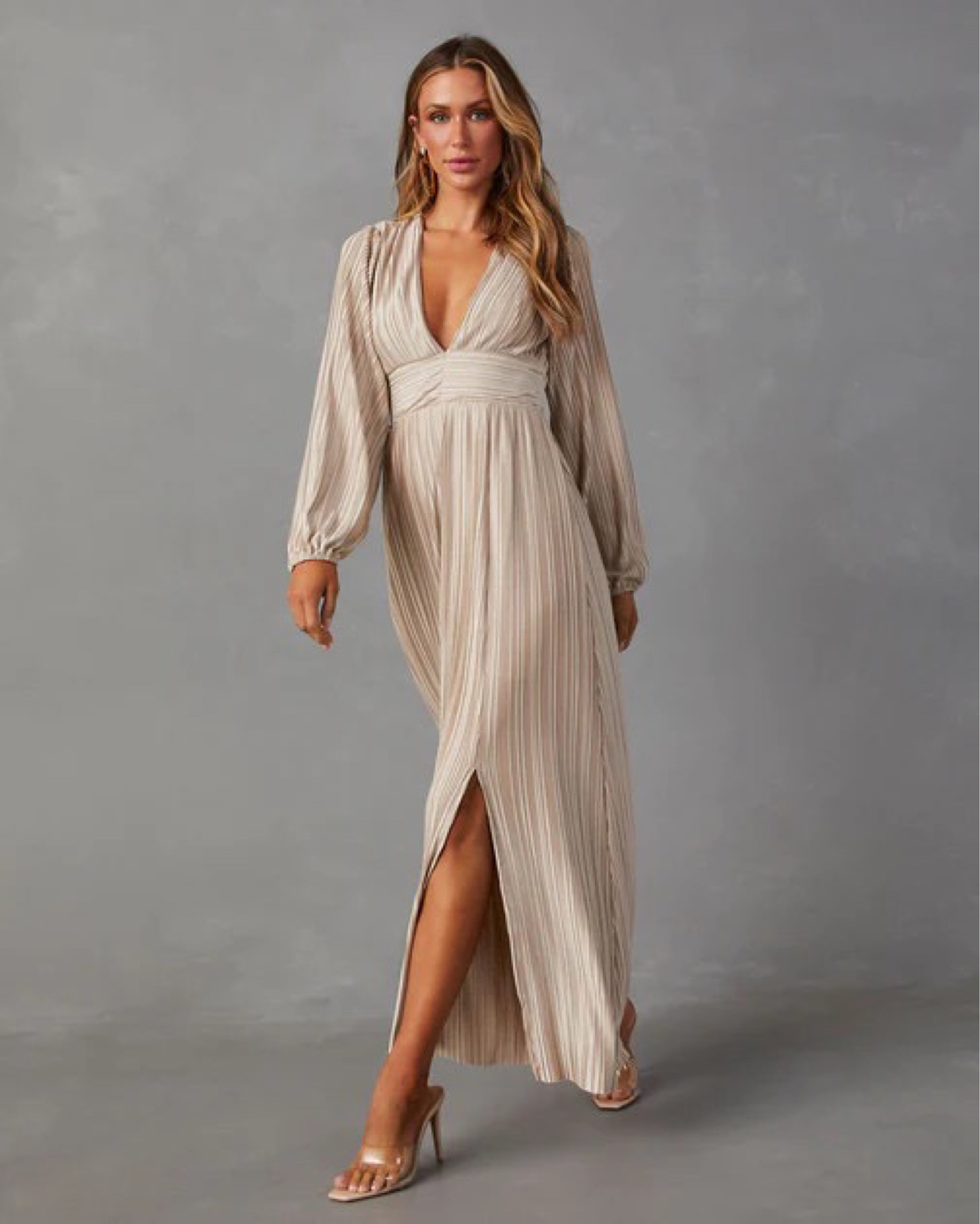 Brides, this dress is everything for a rehearsal dinner dress, engagement photos, or a bridal shower. 

Would love to see your other half in a dark suit or neutrals. 

Also an amazing fall family picture dress for the mama who doesn't mind a little cleavage. 

Rehearsal dinner dress bride, Engagement photo dress, Wedding shower dress, photoshoot dress, honeymoon dress, fall dress, engagement party outfit, Engagement photo outfits 