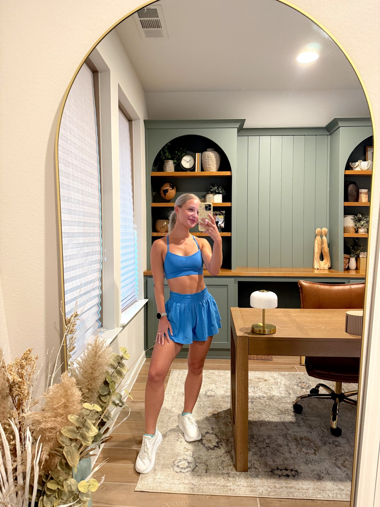 Shake it out lululemon shorts in pool party

Short size xs
Bra size 6 