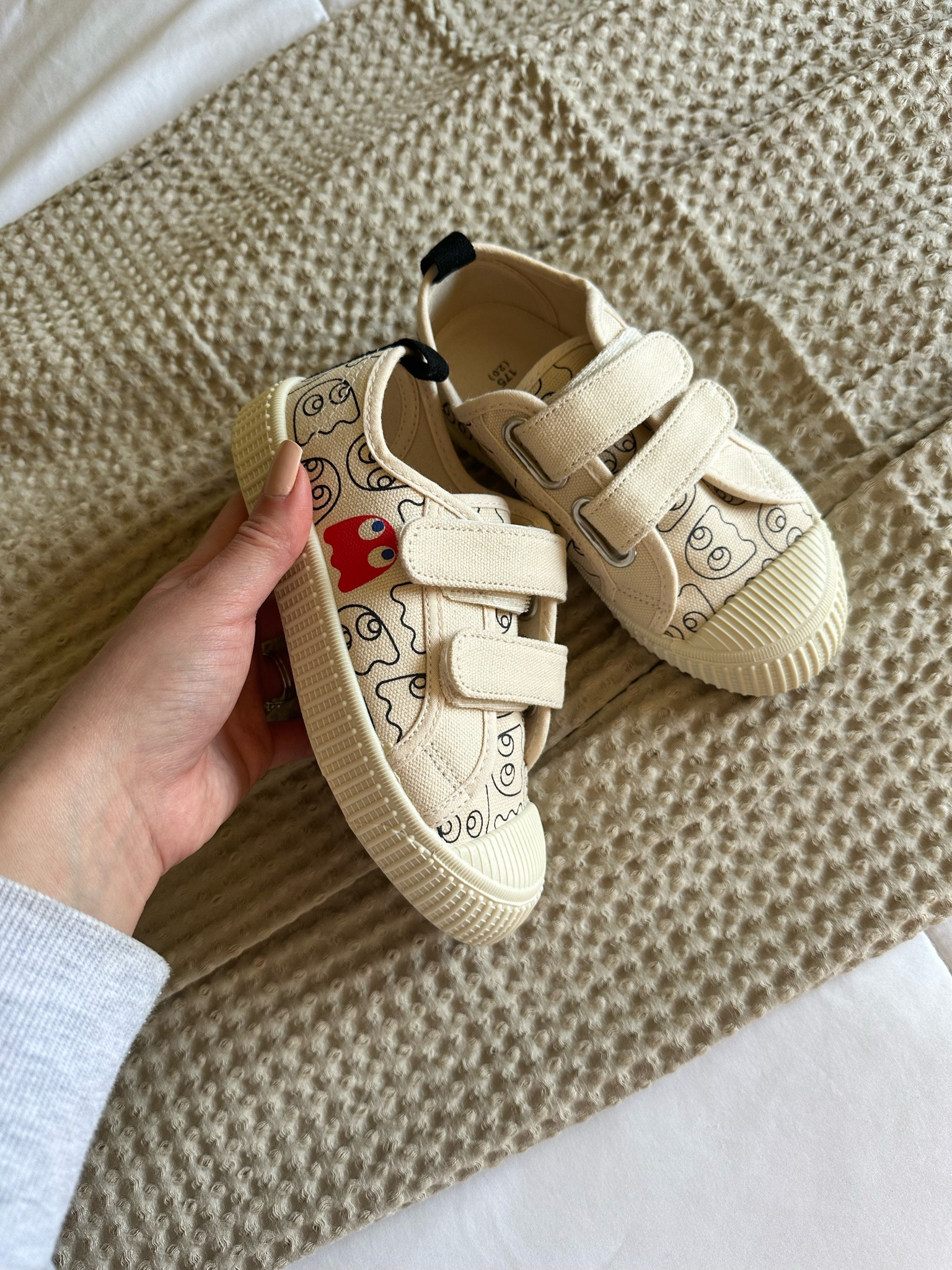 Boy sneakers from amazon 

#LTKFind #LTKshoecrush #LTKkids