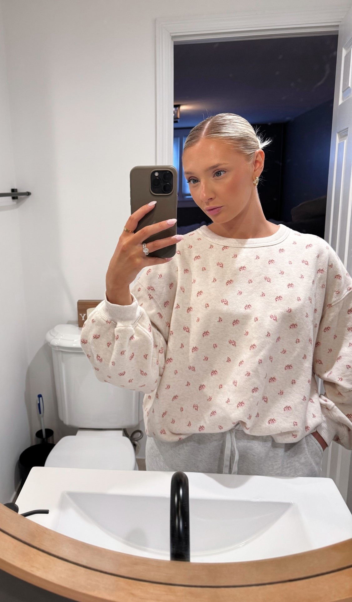 Aerie sweatshirt 🌷🌷🌷🌷

#LTKSeasonal #LTKStyleTip #LTKFindsUnder50