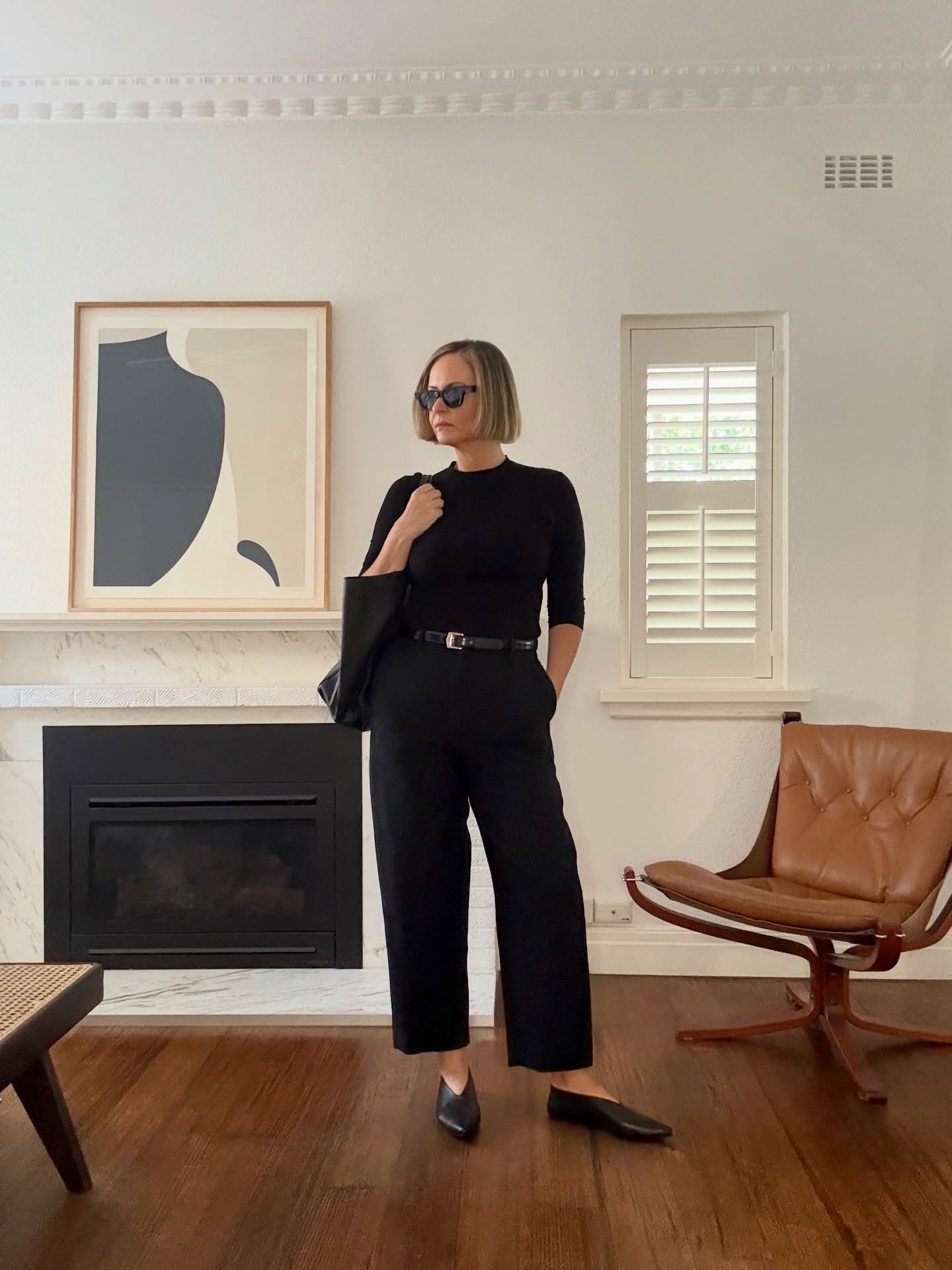 After obsessing over her fashion in the new series ‘Love Story’ I am channeling Carolyn Bessette energy today.
Cropped black pants, a simple 3/4 sleeve crepe tee, classic 🖤

Wearing AU14