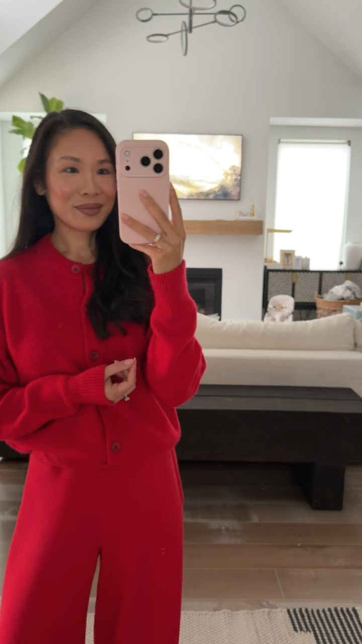 Chilly spring outfit with cashmere cardigan styled with my fleece wide leg pants that I love! Perfect combo for this spring day.

#LTKootd #LTKSeasonal