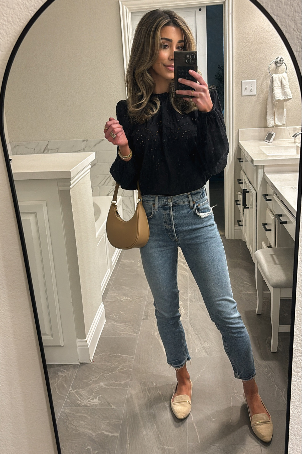 Friday night outfit ✨
Jeans, blouse, loafers, clutch

#LTKsalealert #LTKstyletip #LTKbeauty