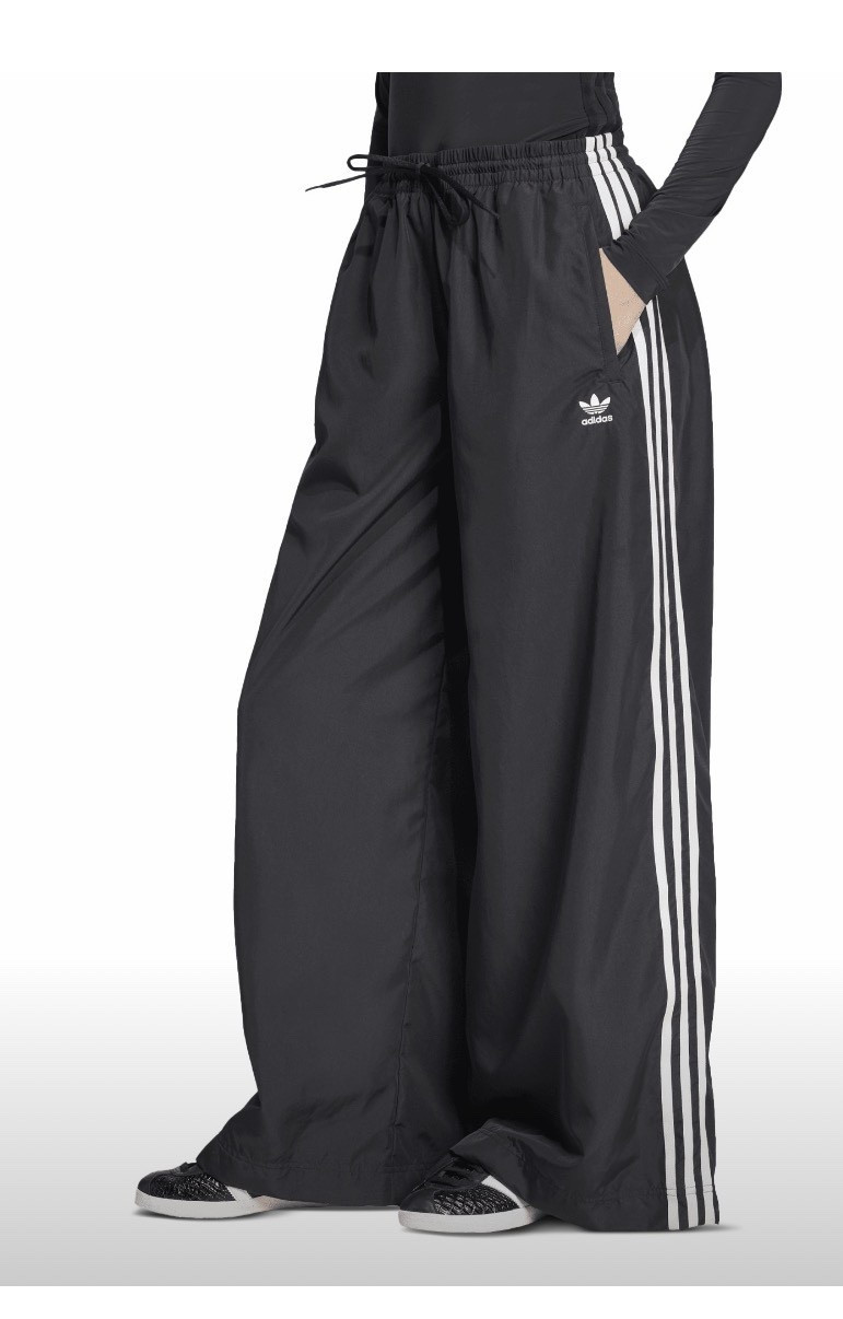 Oversized track pants

#LTKActive #LTKStyleTip #LTKSeasonal