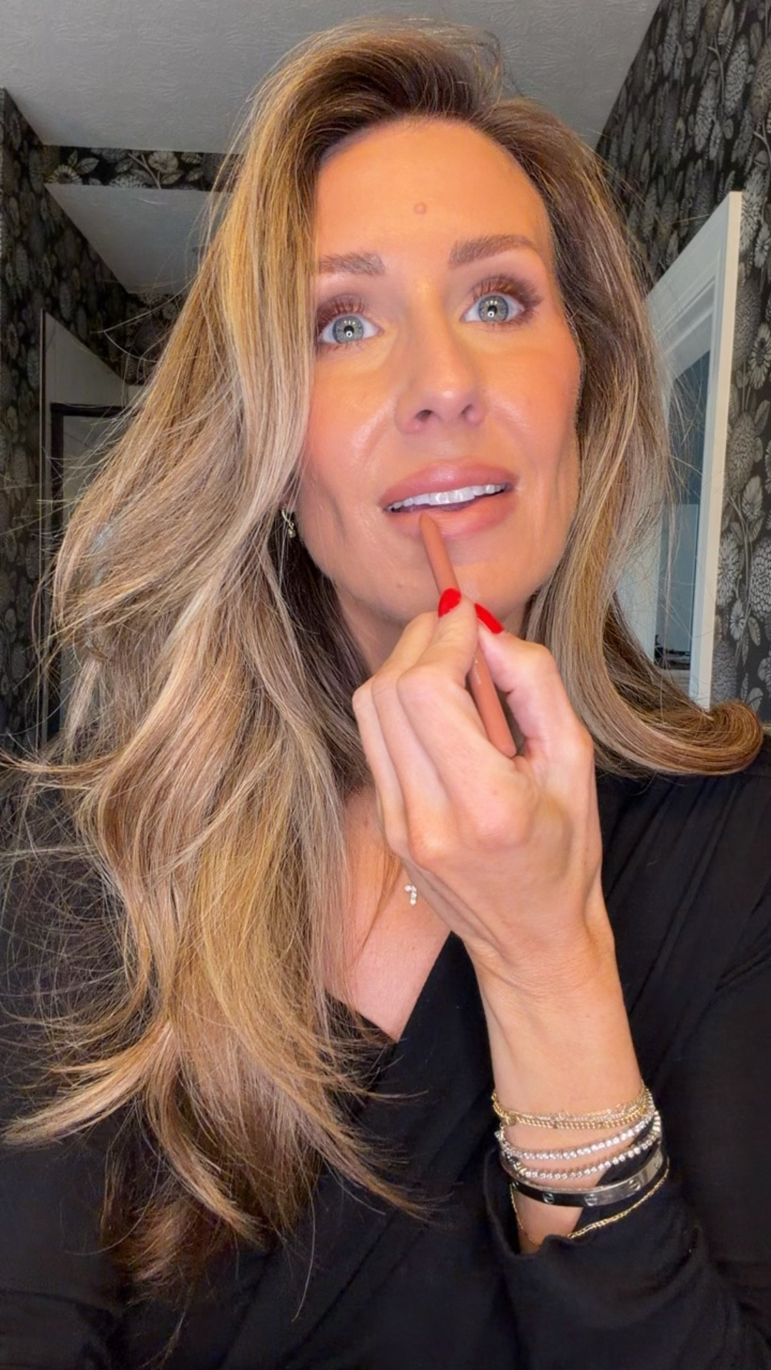 @Summer Fridays liner cinnamon and latte 

#LTKOver40 #LTKgrwm #LTKBeauty